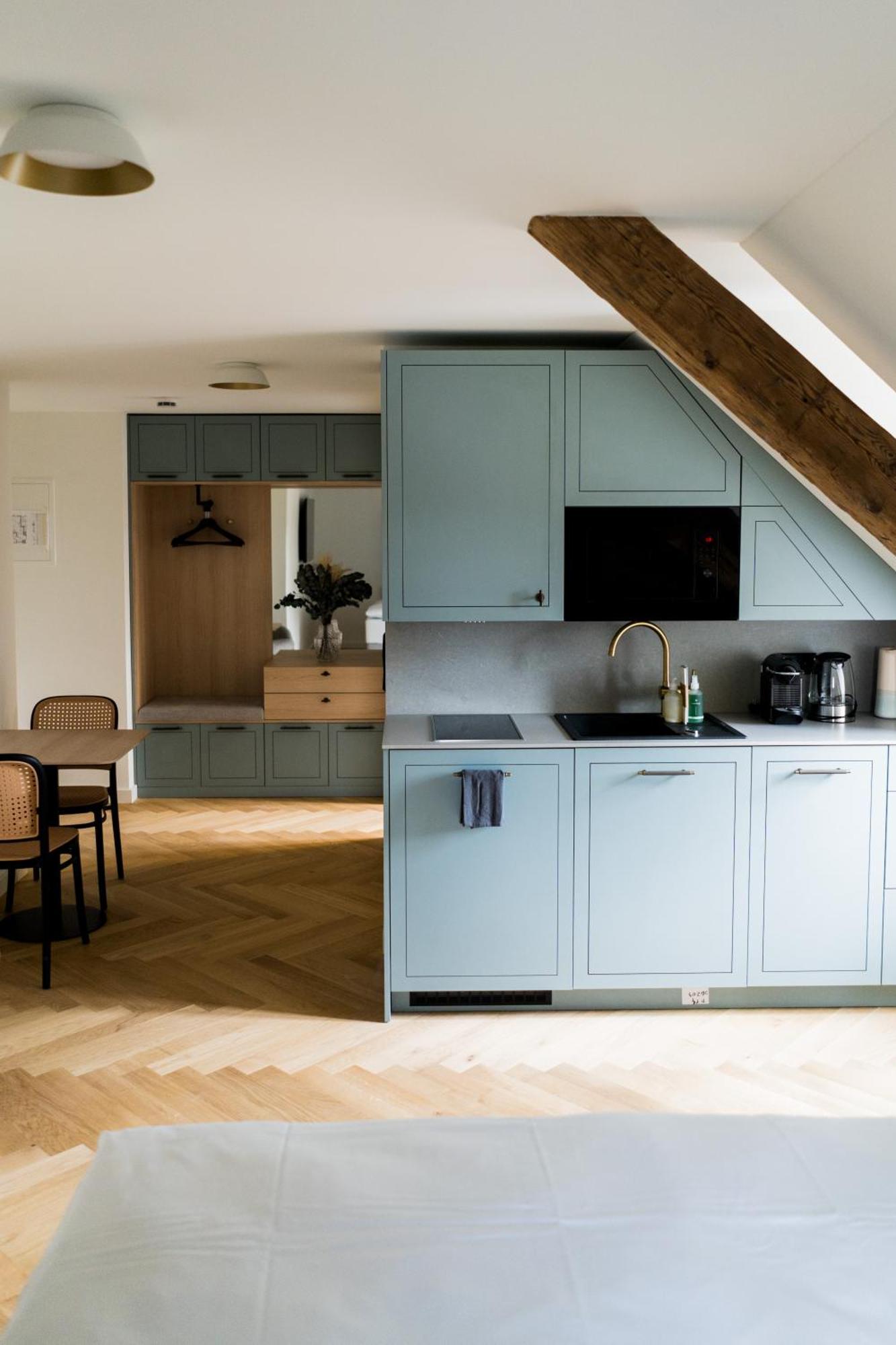 Bob W Peterhof Aparthotel 4*